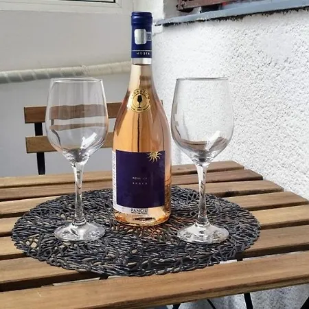 Апартаменты Alt *