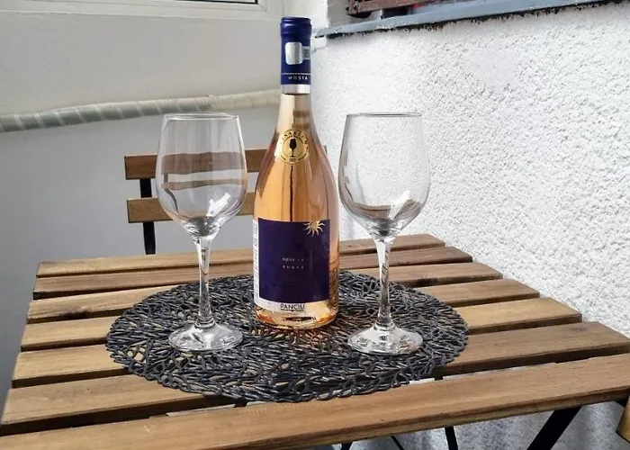 Апартаменти Alt *